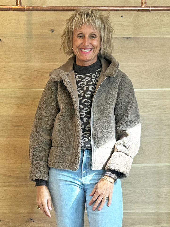 Amanda | Women’s faux-shearling jacket with hood