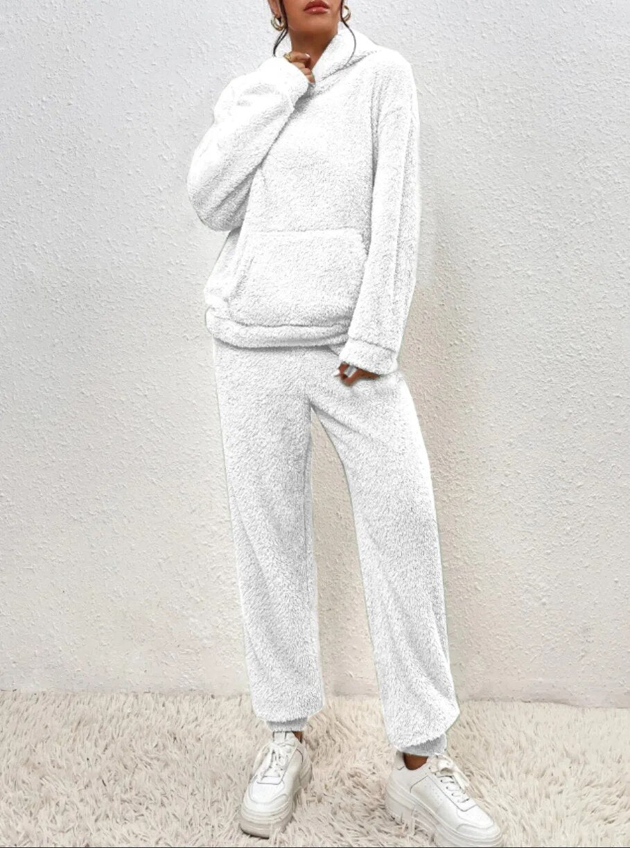 Mia | Women’s teddy lounge set
