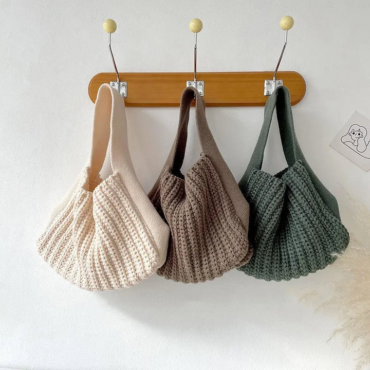 Athena | Women’s hobo bag with sculpted texture and wide strap