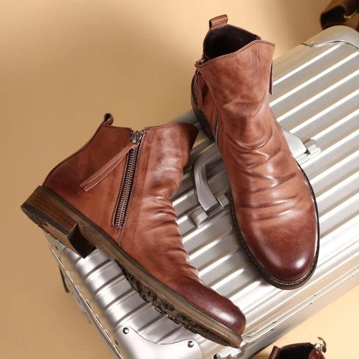 Bernardo | Men's boots with sleek shape