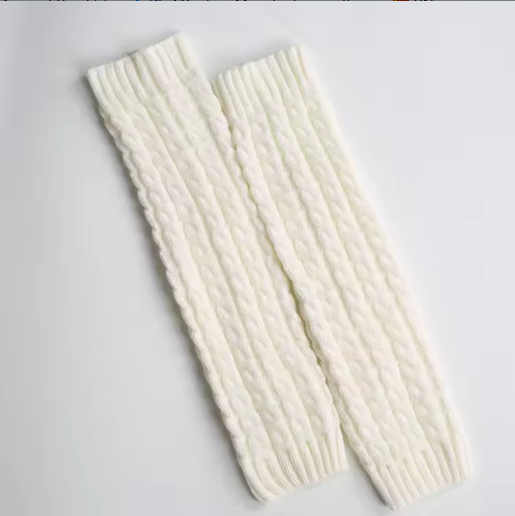 Arvia | Women’s cable-knit winter leg warmers with a soft seasonal profile