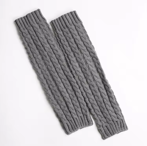 Arvia | Women’s cable-knit winter leg warmers with a soft seasonal profile