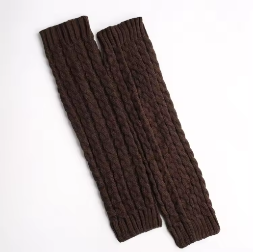 Arvia | Women’s cable-knit winter leg warmers with a soft seasonal profile