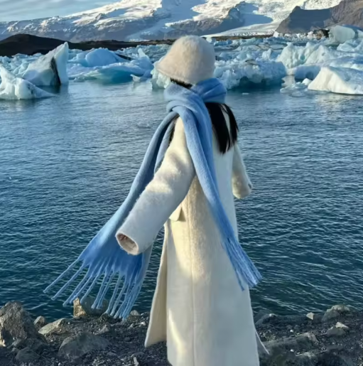 Ola | Women’s faux-fur zip jacket with a soft lapel collar and clean seasonal structure