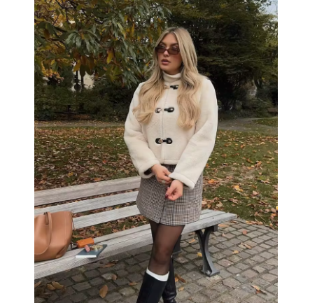 Arneah | Women’s short faux fur jacket with a soft, warm seasonal structure