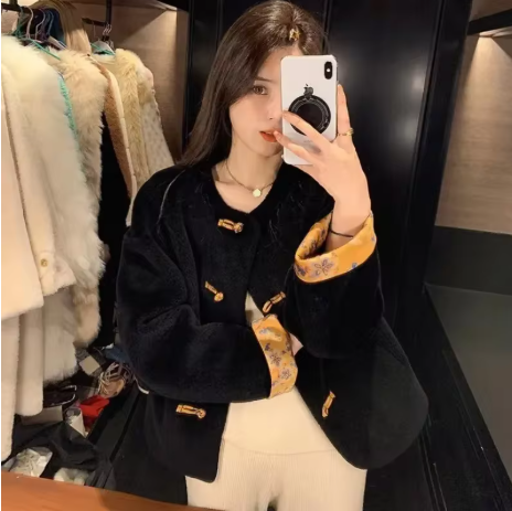 Carylle | Women’s single-breasted faux fur coat with an elegant seasonal profile