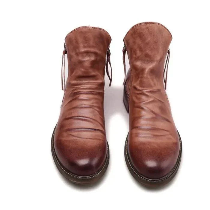 Bernardo | Men's boots with sleek shape