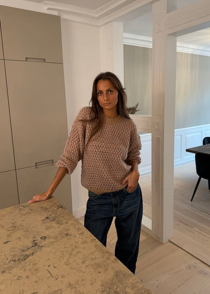 Jensen | Women’s loose fit sweater with ribbed edges