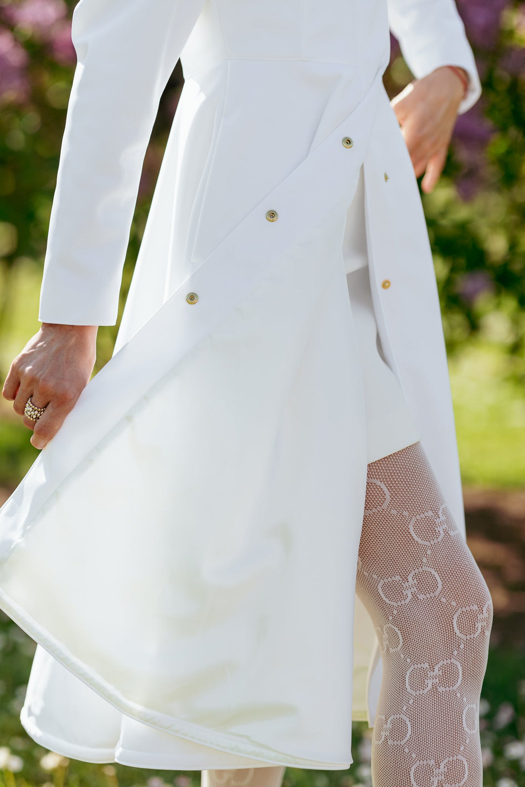 Joanna | Women’s elegant trench coat with balloon sleeves and satin lining