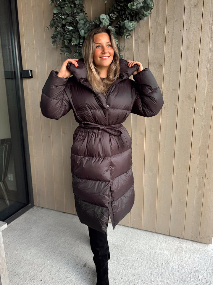 Salome | Women’s long belted puffer coat for winter warmth