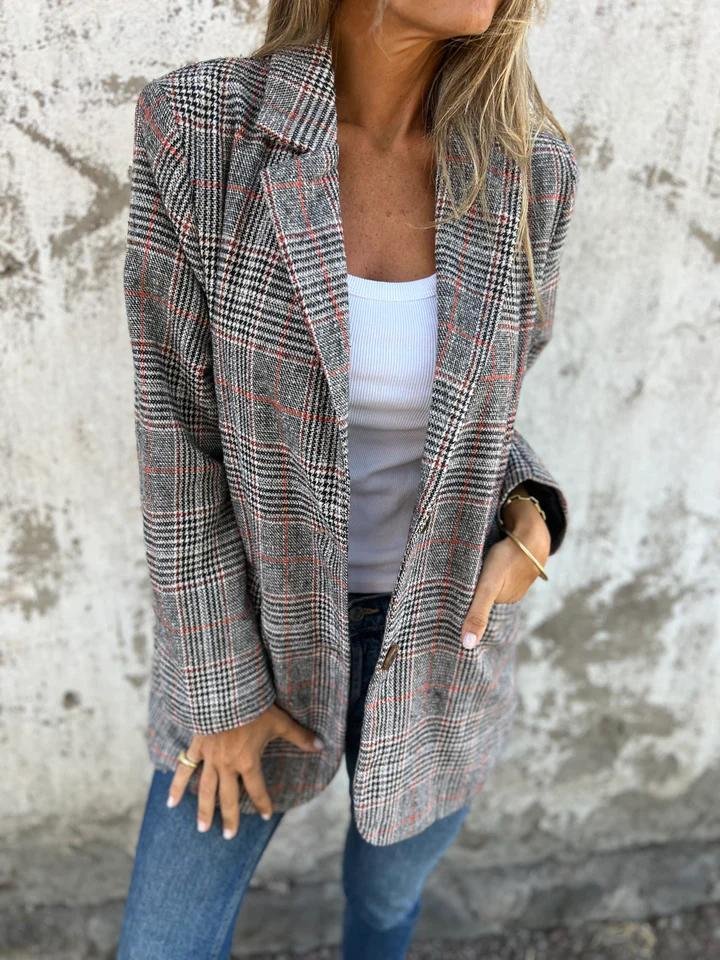 Vivi | Women’s stylish checkered jacket with tailored fit and practical pockets