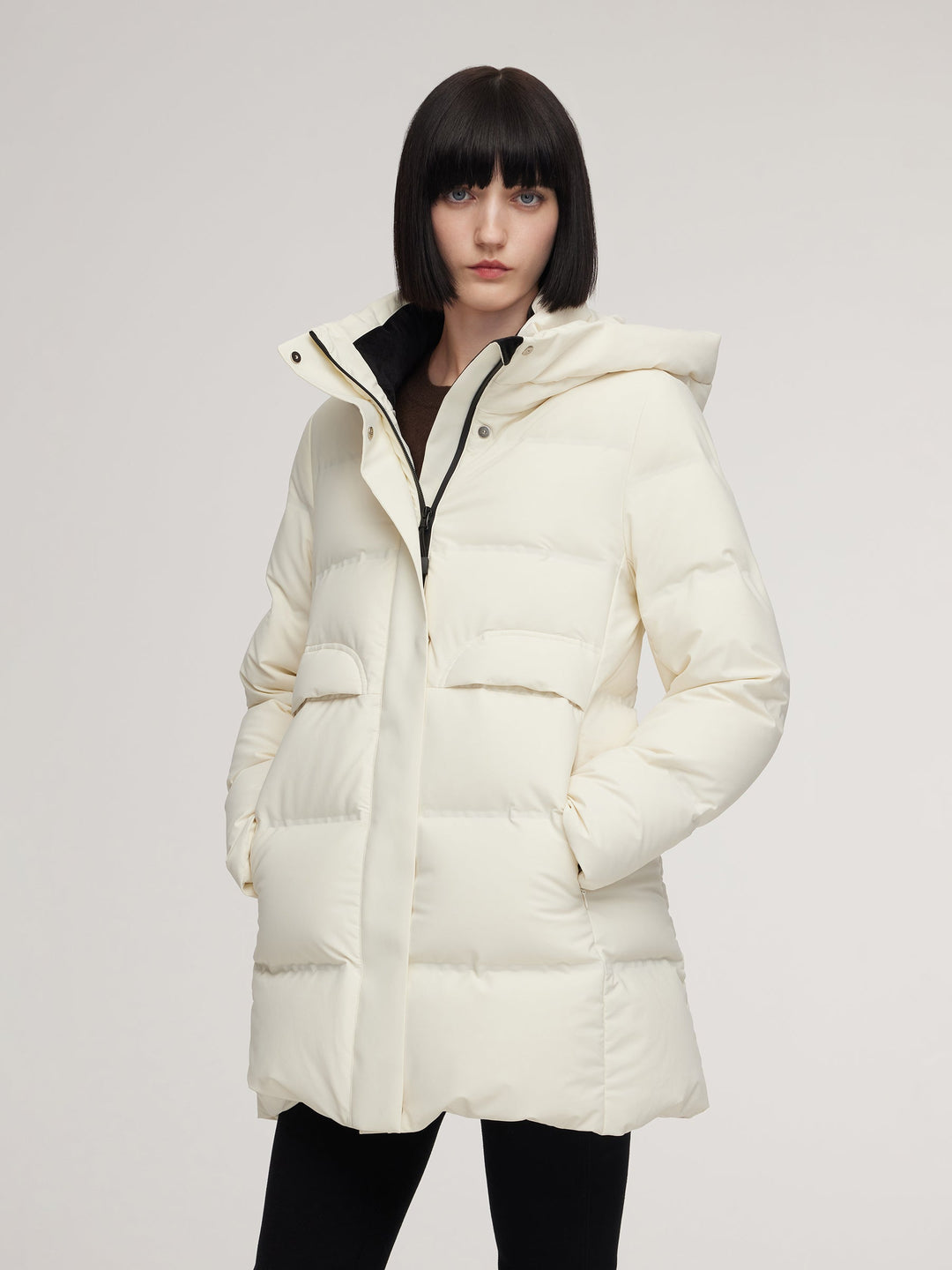 Saelyn | Women’s thermal hooded winter coat with a streamlined, weather-ready silhouette
