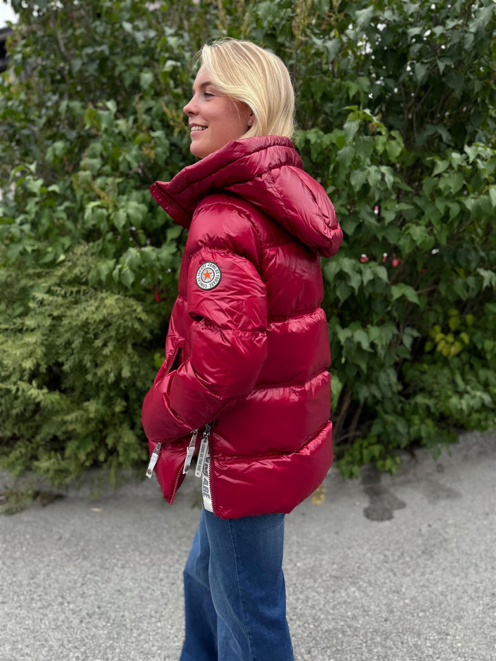 Liam | Women’s glossy down puffer jacket with hood