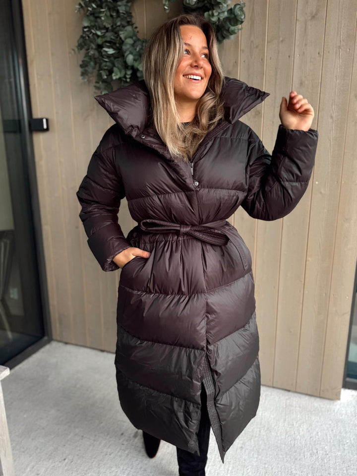 Salome | Women’s long belted puffer coat for winter warmth