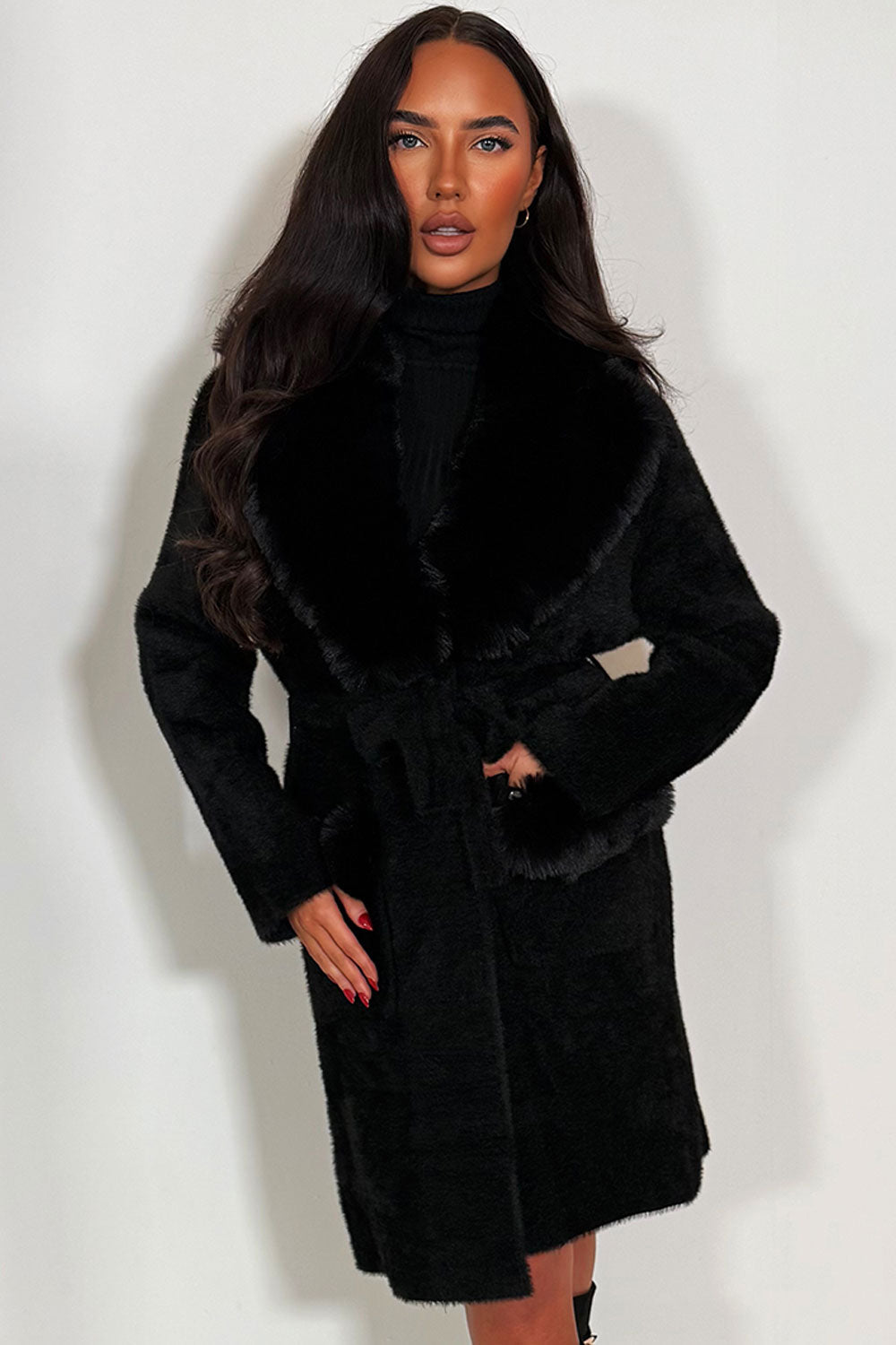 Harley | Women’s belted coat with faux fur collar