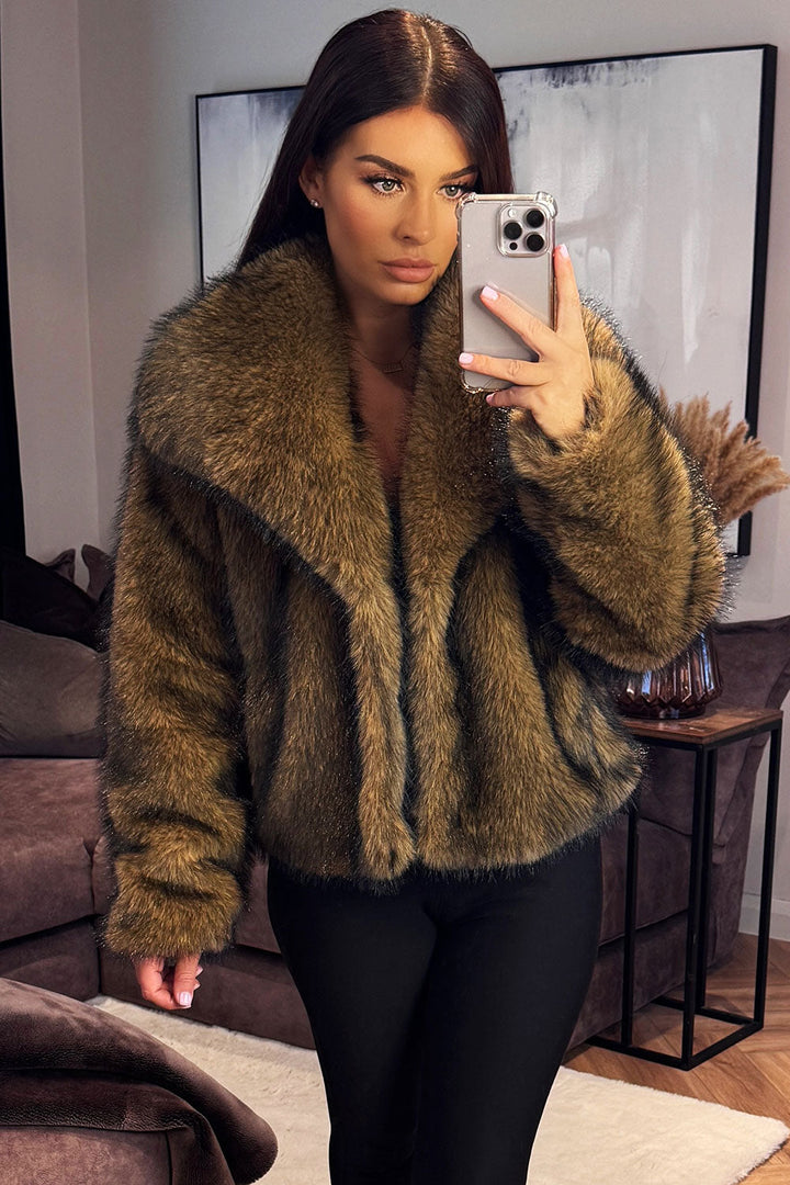 Catherine | Women’s short plush faux fur jacket