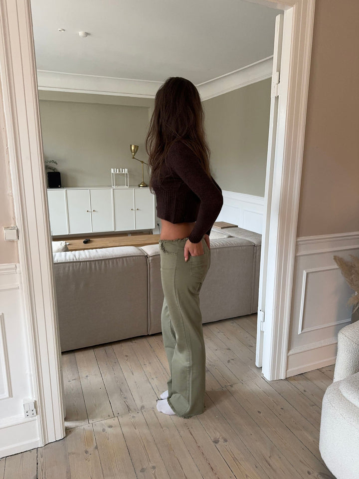 Zola | Women’s jeans with fringe details and flared silhouette