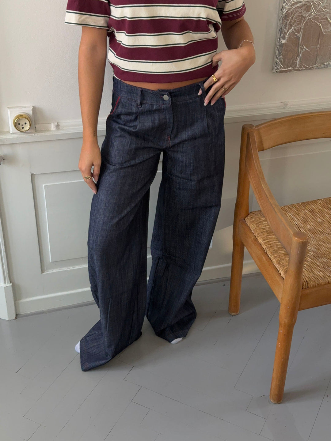 Sasha | Women’s trousers with contrast stitching and wide waistband