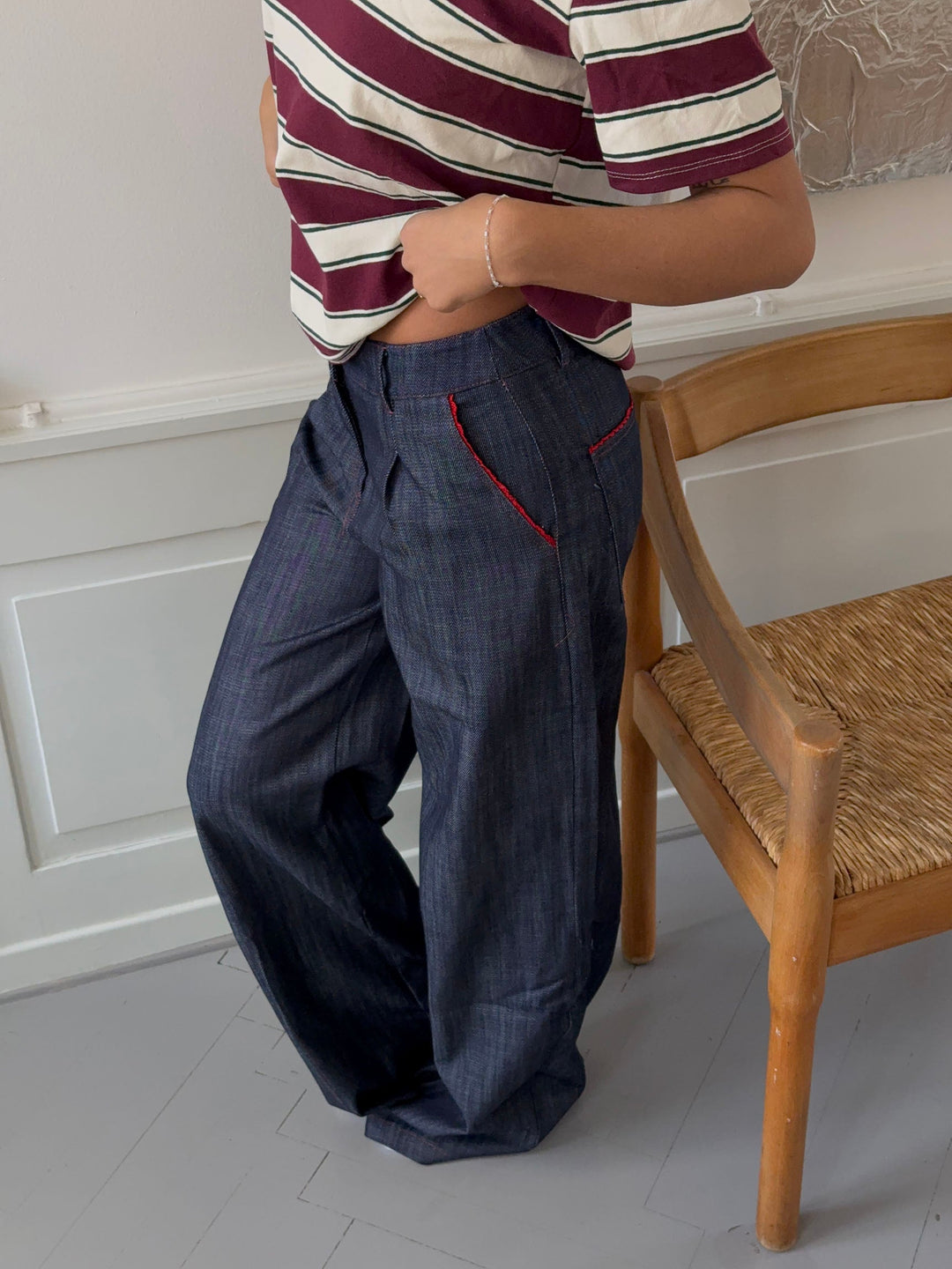Sasha | Women’s trousers with contrast stitching and wide waistband