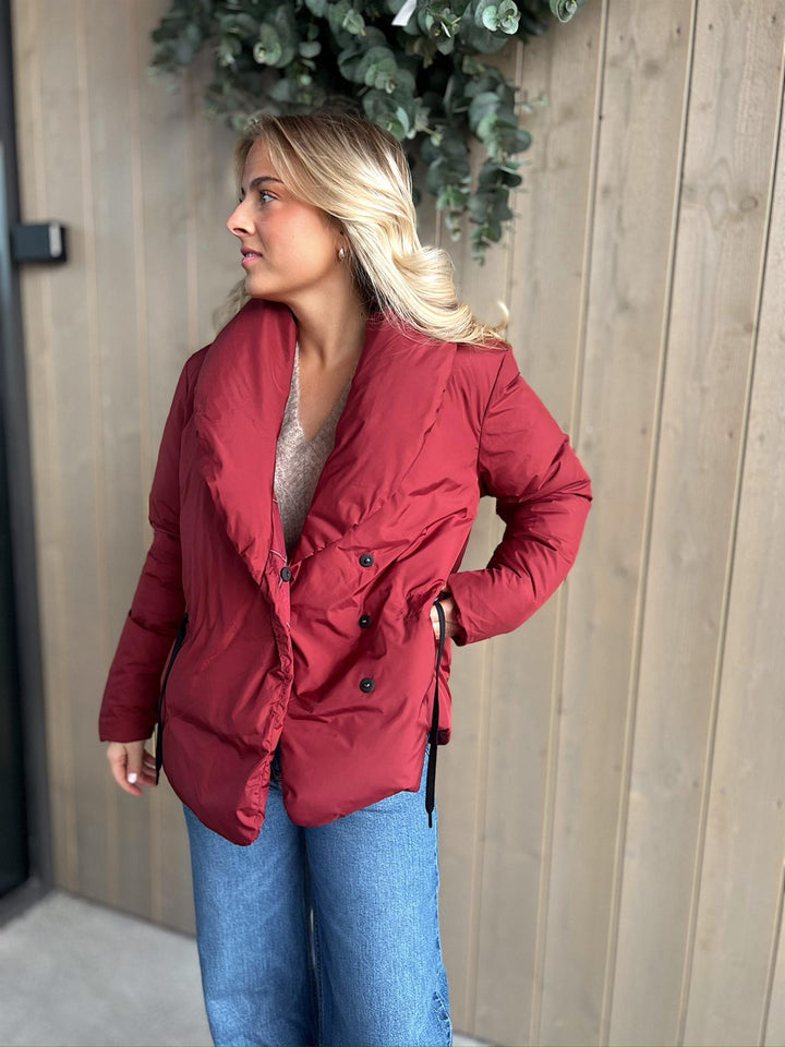 Azari | Women’s short wrap-style puffer jacket with soft quilted shaping