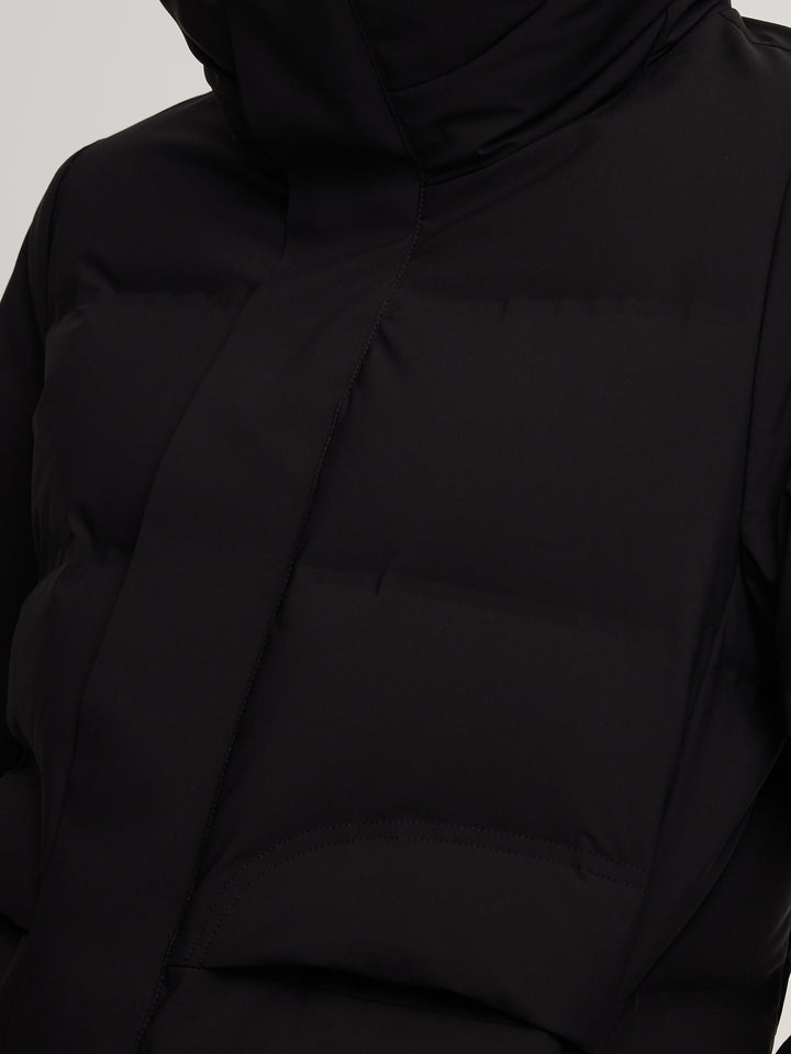 Saelyn | Women’s thermal hooded winter coat with a streamlined, weather-ready silhouette