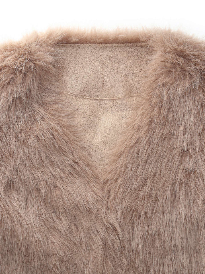 Dalynn | Women’s plush V-neck coat with a soft, structured cropped silhouette