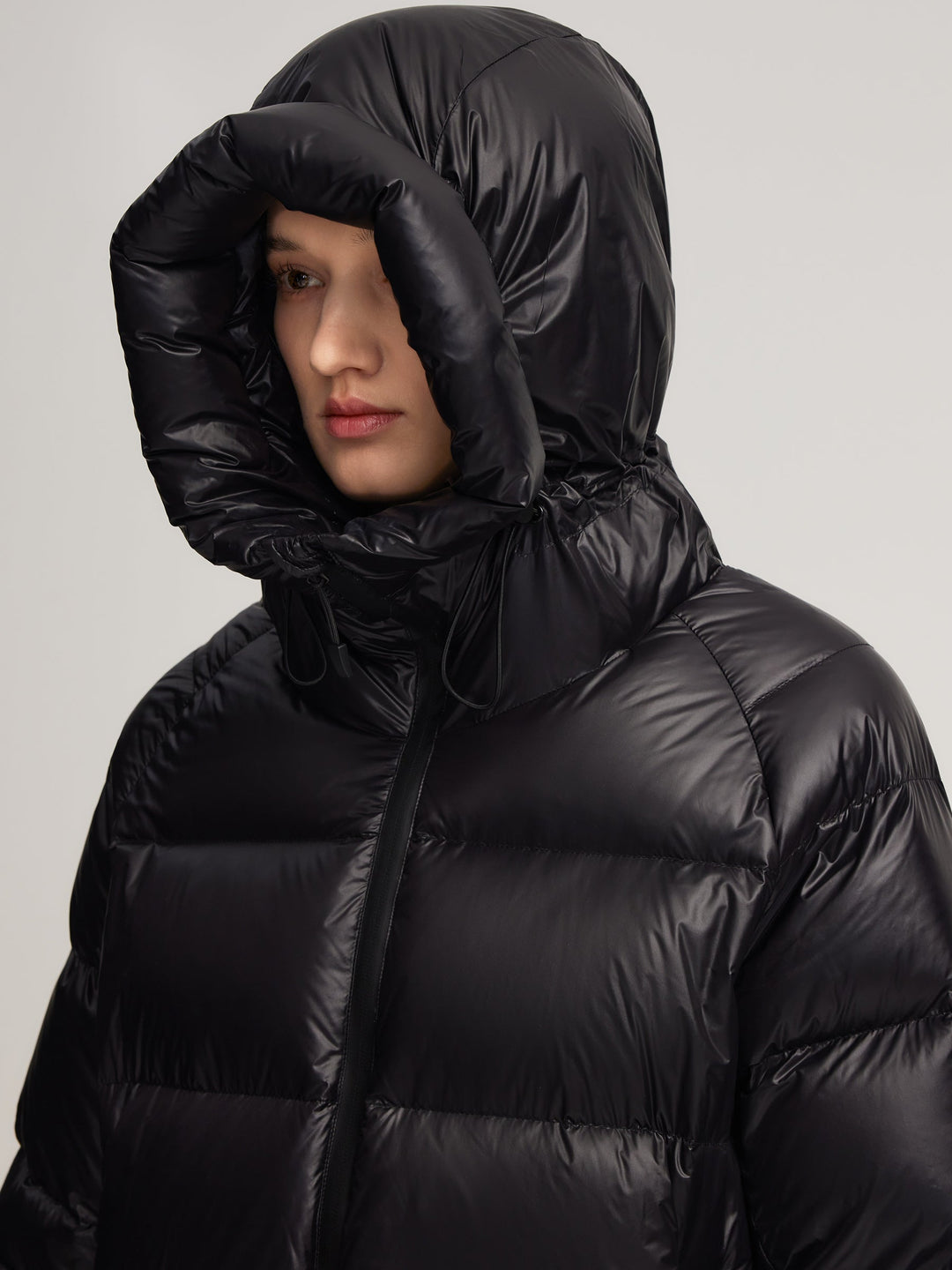 Zennah | Women’s hooded winter jacket with a streamlined, weather-ready silhouette
