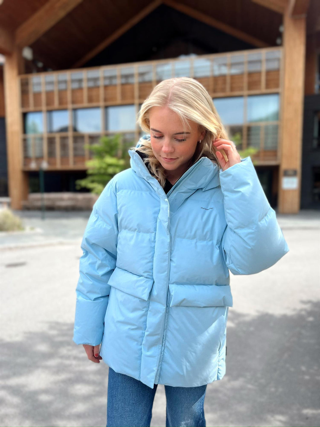 Kelwyn | Women’s mid-length winter jacket with an oversized structured silhouette