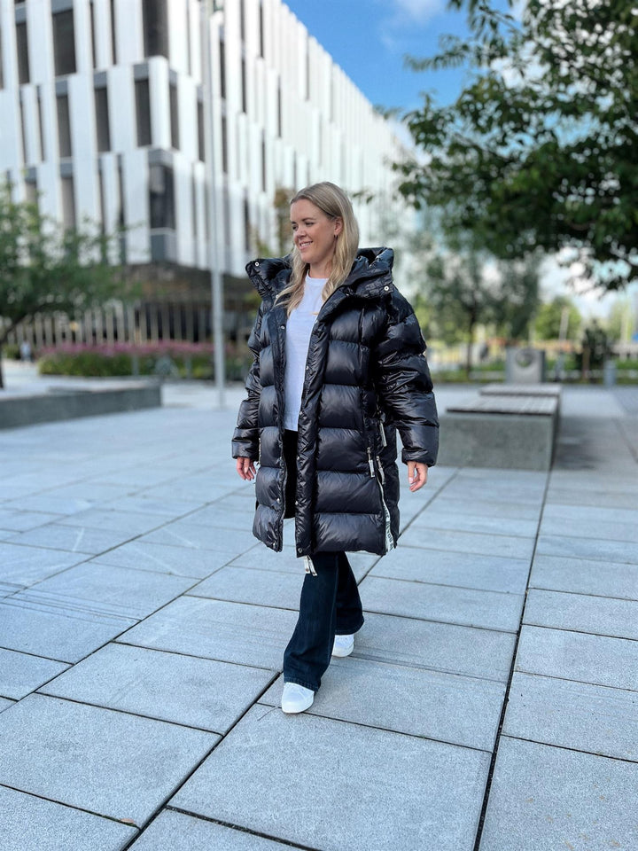 Aliya | Women’s long down puffer coat with hood and side-zip detailing