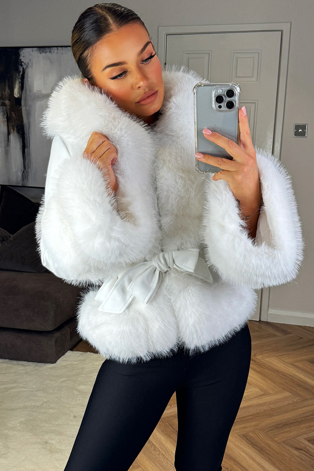 Loxley | Women’s short faux fur coat with hood and belt