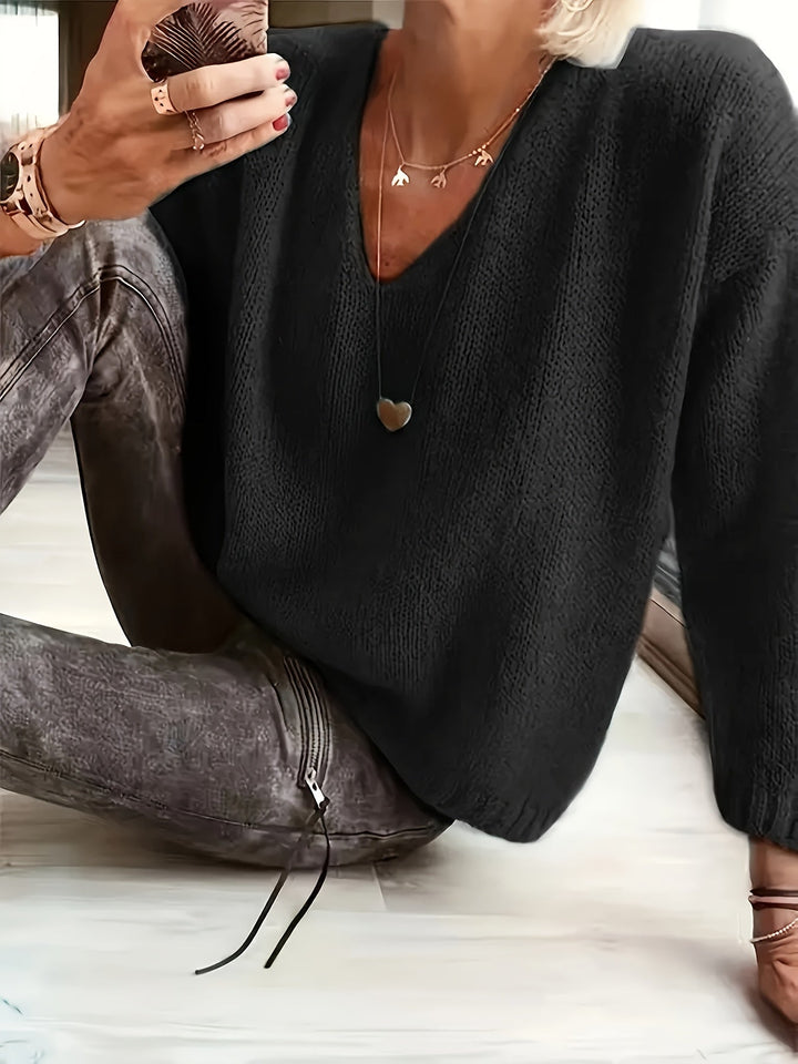 Dea | Women’s sweater with timeless design and versatile fit