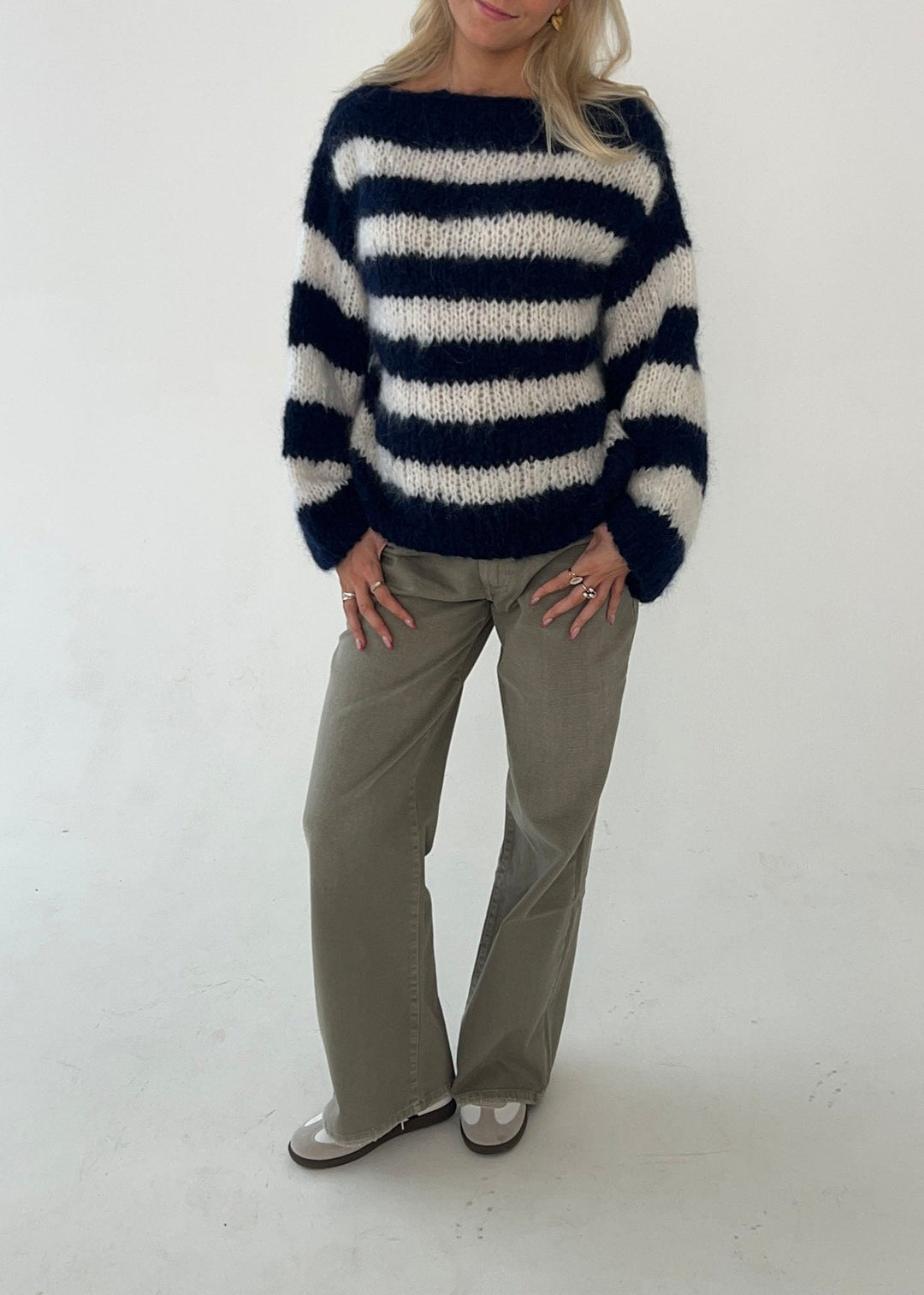 Violet | Women’s sweater knitting pattern and yarn kit