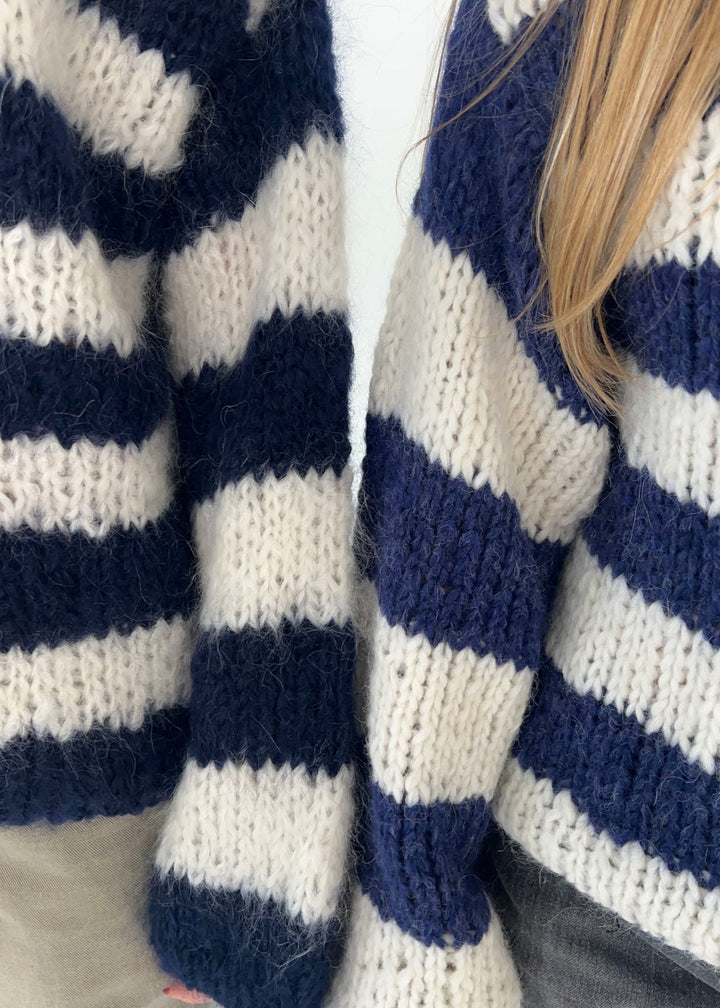 Violet | Women’s sweater knitting pattern and yarn kit
