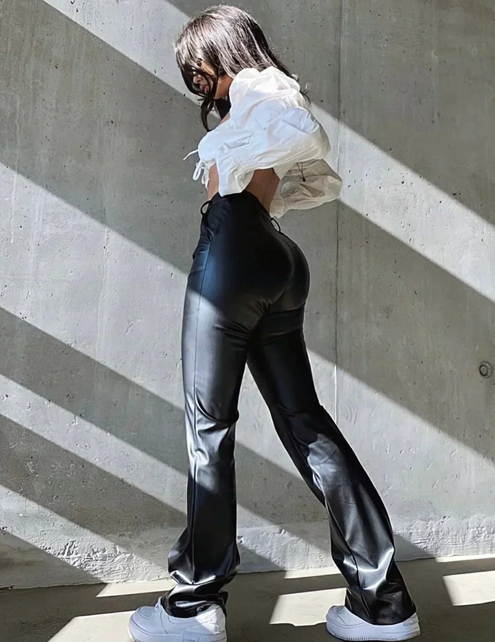 Sue | Women’s high-waist skinny trousers with sleek finish and capri cut