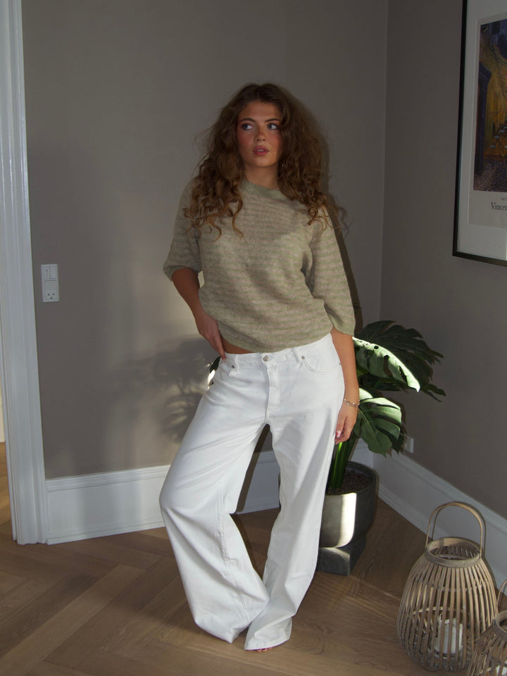 Tania | Women’s jeans with back zip detail and loose fit