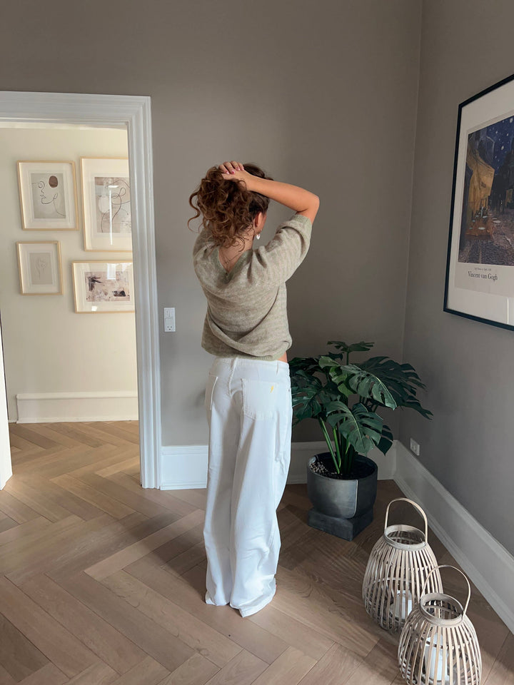 Tania | Women’s jeans with back zip detail and loose fit