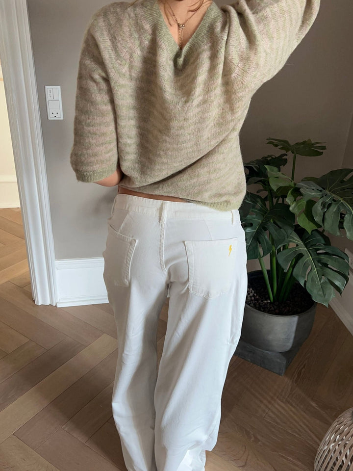 Tania | Women’s jeans with back zip detail and loose fit