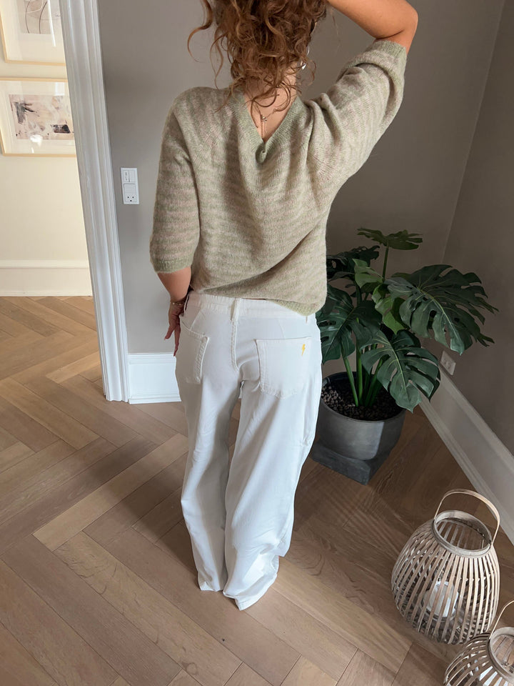 Tania | Women’s jeans with back zip detail and loose fit
