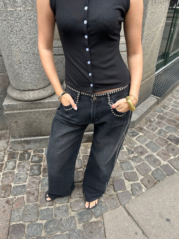 Morgan | Women’s jeans with studded detail and modern silhouette