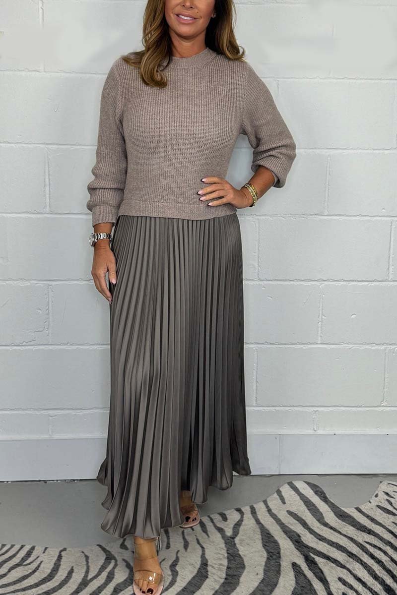 Viv | Women’s knitted sweater with cable pattern and folded collar
