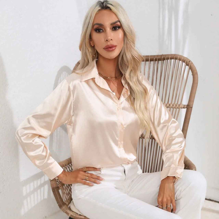 Giulia | Shiny blouse with a glossy finish for elegant styling
