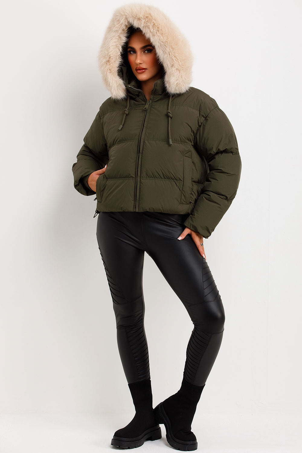 Princess | Women’s cropped puffer jacket with faux fur hood