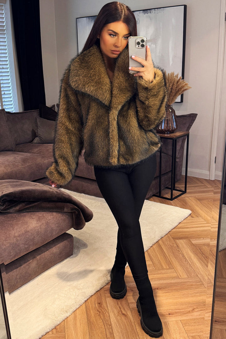 Catherine | Women’s short plush faux fur jacket