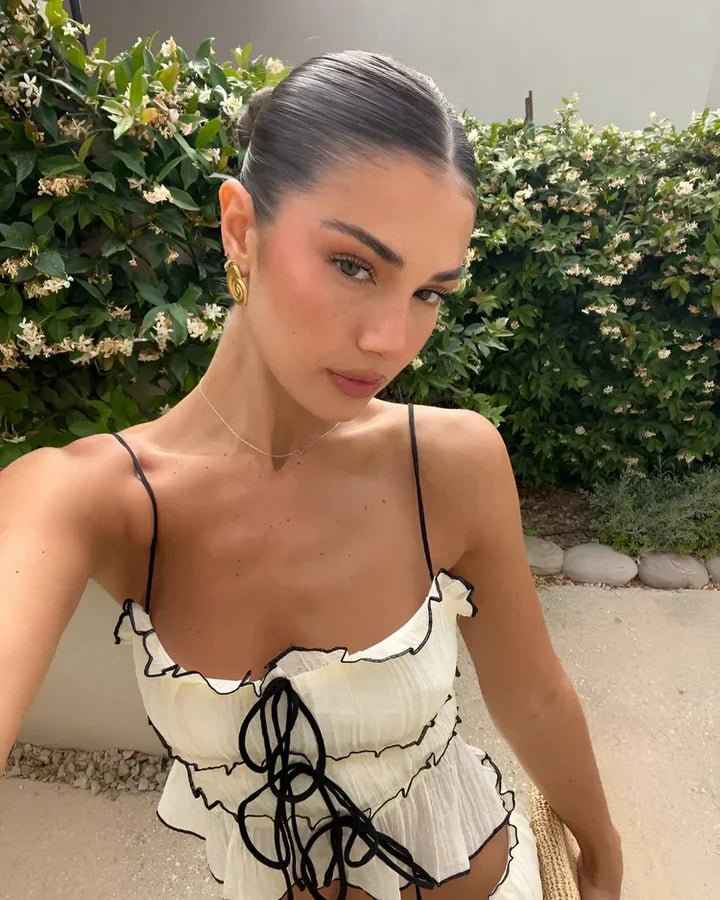 Sofia | Two-piece boho set with ruffles and lace-up details