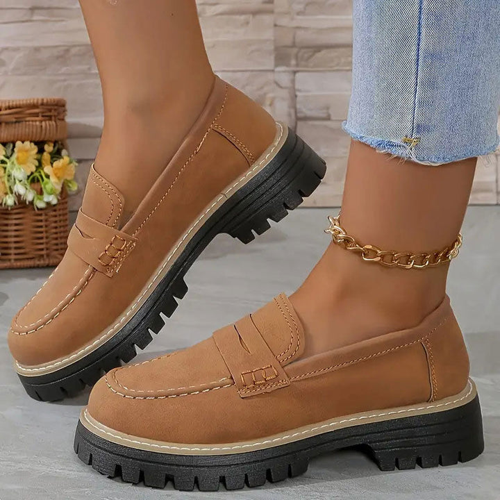 Naomi | Women's loafers with slip-on fit