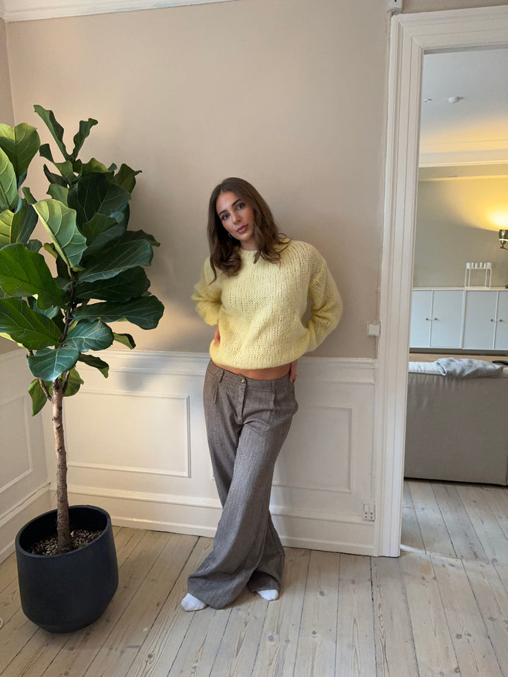 Jenny | Women’s oversized knit sweater with round neck and draped silhouette