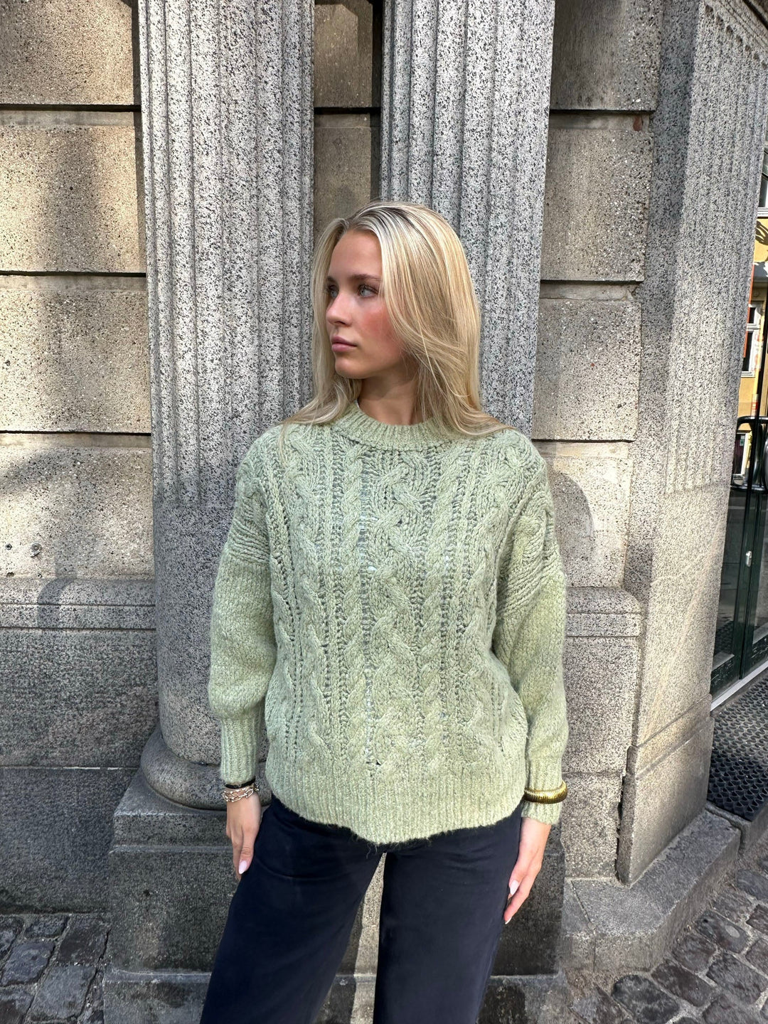 Ruffa | Women’s knit sweater with cable design and balloon sleeves