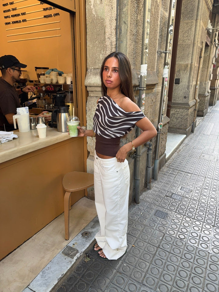 Beca | Women’s wide-leg jeans with side and back pockets