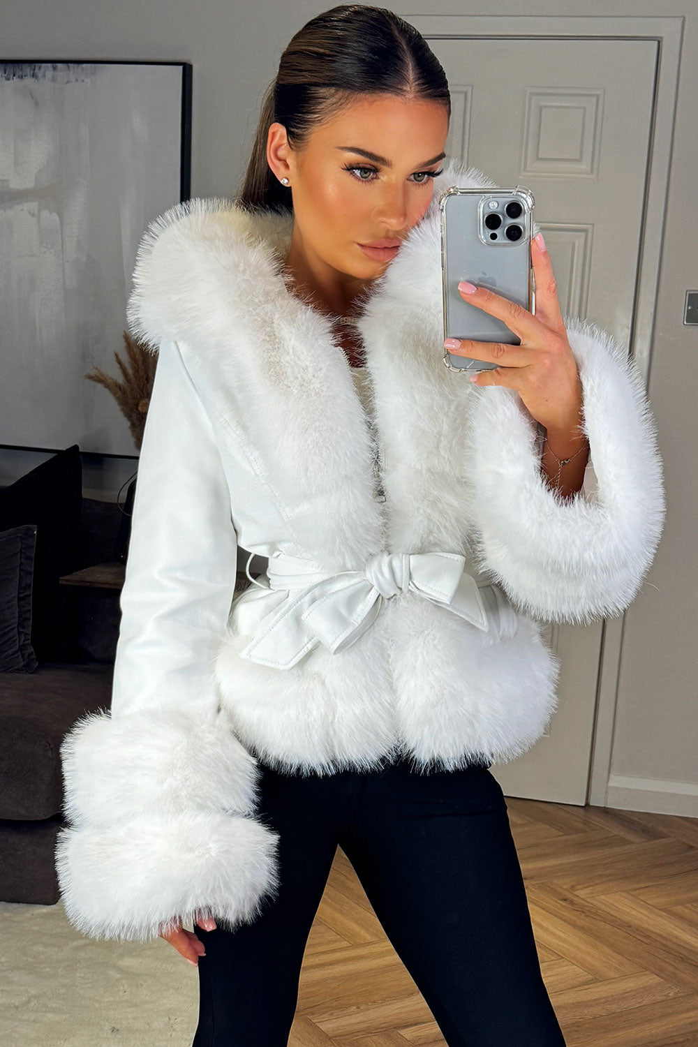 Loxley | Women’s short faux fur coat with hood and belt